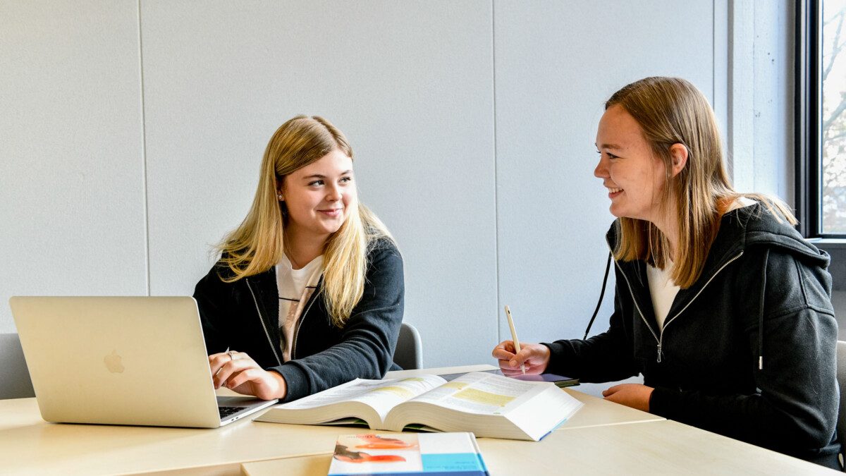 Dualer Studiengang "Therapie-und Pflegewissenschaften" Mit Abschluss ...